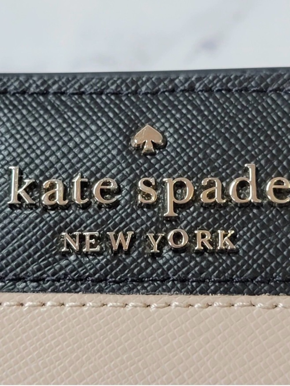 kate spade Two-Tone Black and Cream Compact Wallet with Gold Logo - Picture 3 of 14